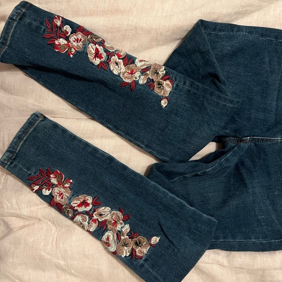 Ann Taylor embroidered jeans - Picture 5 of 5